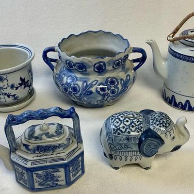 Chinese Blue And White Porcelain Curios (8pcs)