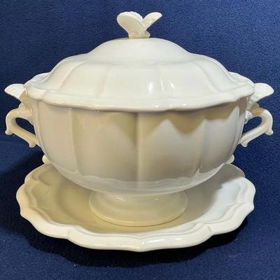 White Porcelain Soup Tureen By Gien, France (3pcs)