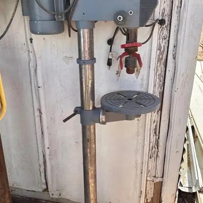 Black Bull 16 Speed Metal Drill 210-3840 RPM, 550 Fan Cooled Motor