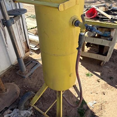Tall Metal Portable Sand Blaster Machine - Yellow Blast Pot