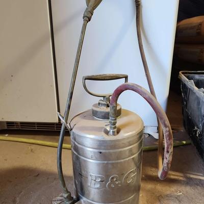 Vintage B & G Sprayer - 4 Liter / 1 Gallon, Metal