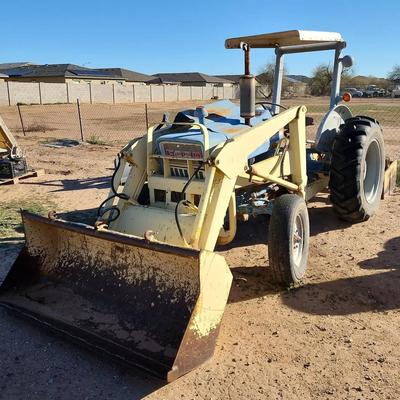 Ford 3000 Yellow / Blue Tractor With Backhoe & Extra Implements - Bucket, Disc Harrow RESERVE $6K