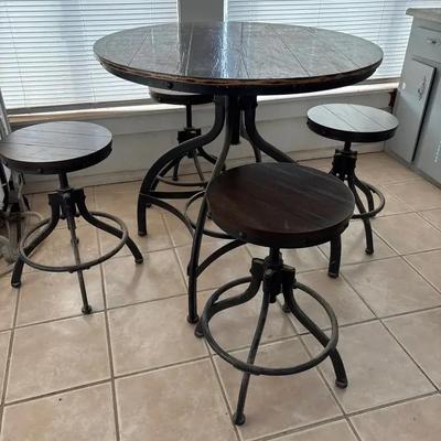 Round Kitchen Highboy Dining Table w/ 4 Stools - Pub Set, Planked Wood Table Top