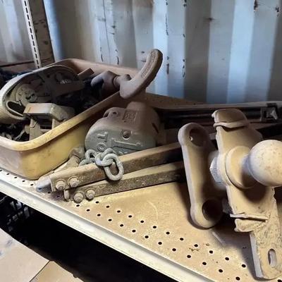 Auto / Truck Tow Supplies - Tow Hitches, Balls, Chains & Straps