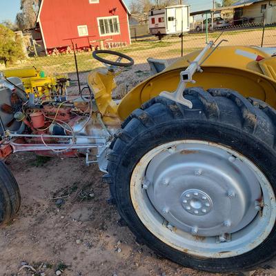 Ford Yellow Tractor, Runs, New Radiator, New Distributor Cap