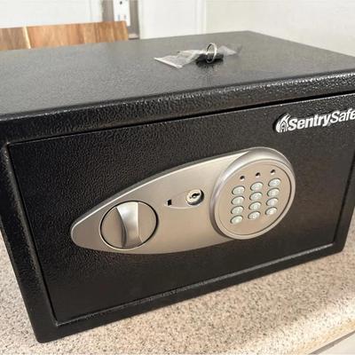 Small Home Sentry Safe - Black, 9x14x10”