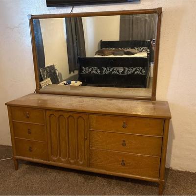 Dresser - 9 Drawers + Mirror