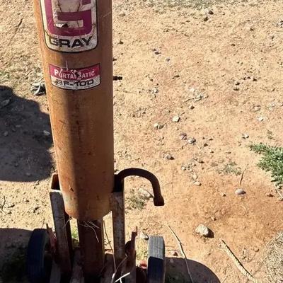 Gray Portamatic BF-100 Air Lift / Bumper Jack