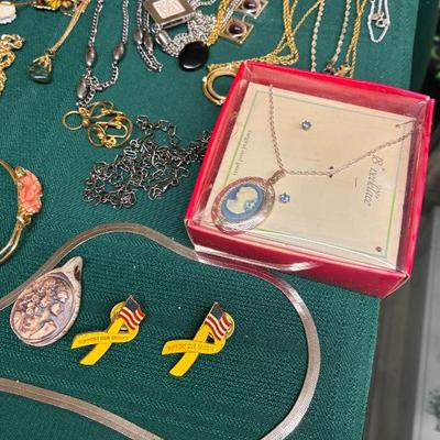 Sale Photo Thumbnail #34