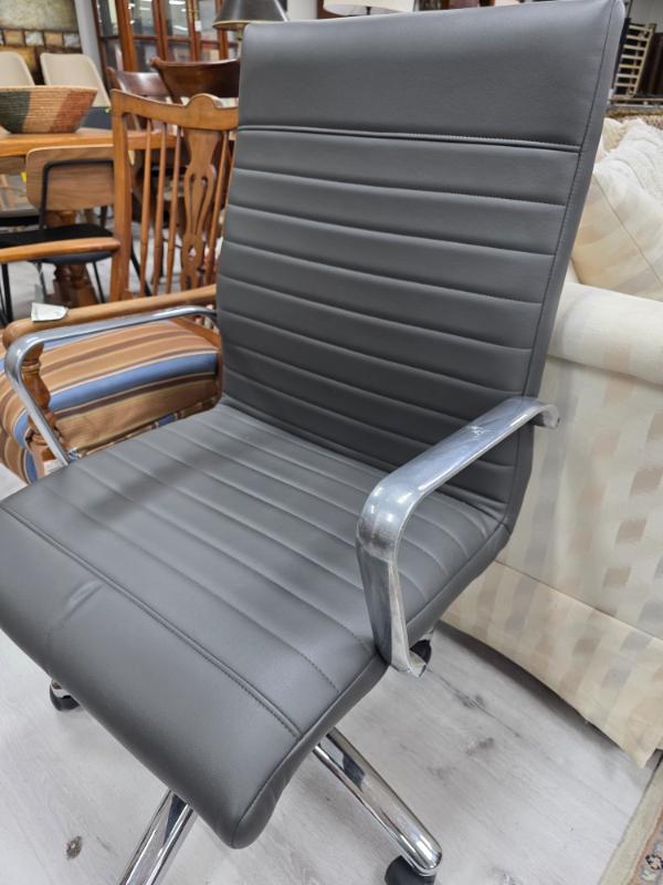 Sale Photo Thumbnail #73