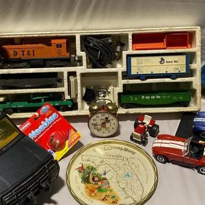 Vtg Toy Lot incl Lionel & Diecasts