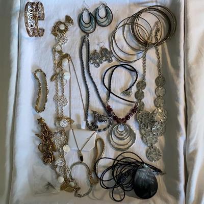 Brooches, Necklaces, Earrings & More Lot #4