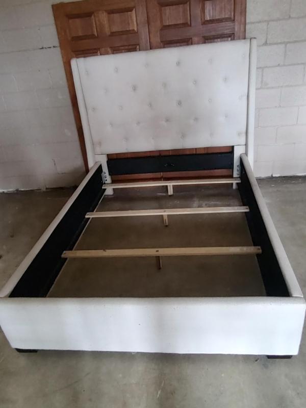 Sale Photo Thumbnail #273