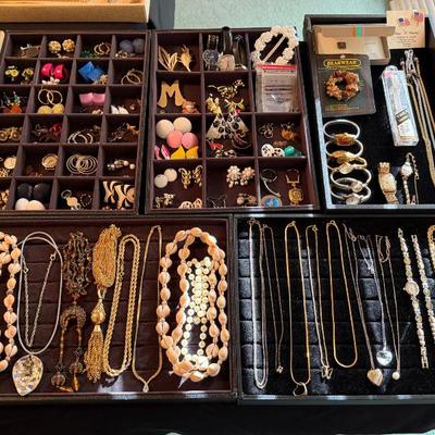 Sale Photo Thumbnail #181