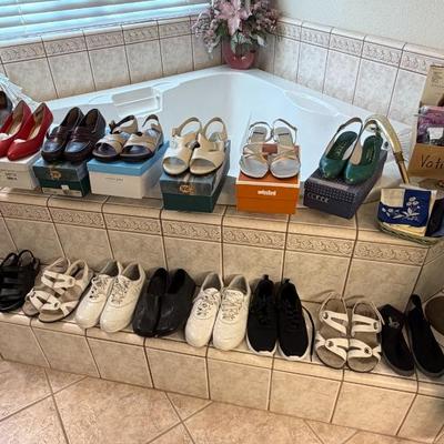 Sale Photo Thumbnail #189