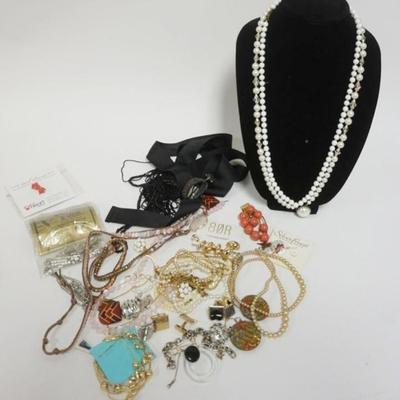 Sale Photo Thumbnail #132: 1132	11 NECKLACES, EARRINGS, BRACELETS, SHOE CLIPS, MISC. JEWELRY
