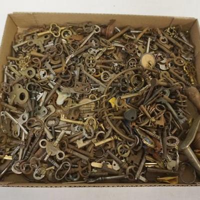 Sale Photo Thumbnail #199: 1199	LARGE ASSORTMENT OF ANTIQUE FURNITURE & CLOCK KEYS
