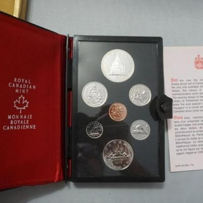 Sale Photo Thumbnail #168: 1168	1976 ROYAL CANDIAN MINT COIN SET IN BOOK
