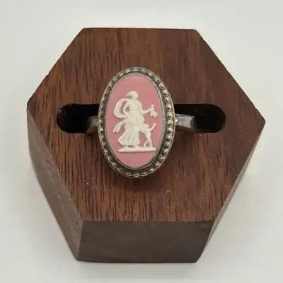 Vintage Wedgwood Jasperware Cameo Ring Made In England Size 6