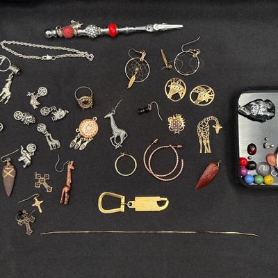 Jeweler’s Delight: Assortment Of Mismatched Or Broken Pieces And Bracelet Buddy