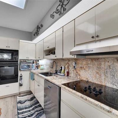 Sale Photo Thumbnail #93