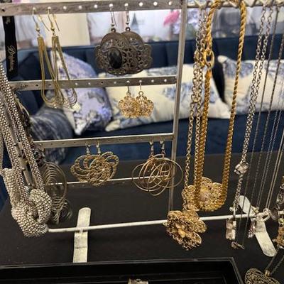 Sale Photo Thumbnail #54