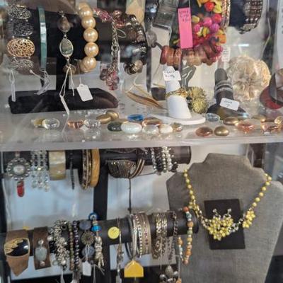 Sale Photo Thumbnail #99