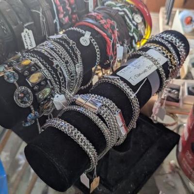 Sale Photo Thumbnail #212