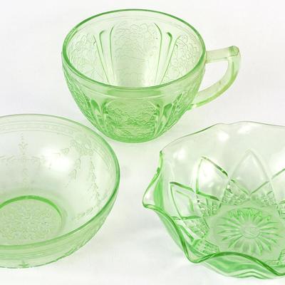 Vintage Federal Glass Pattern Uranium Pieces -1930’s