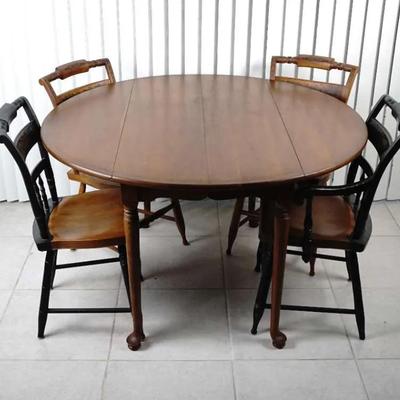 Mid-Century Modern Circular Expandable Dining Table & 4 Ladder-Back Chairs
