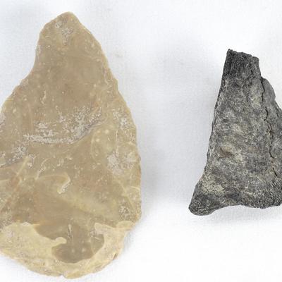 Ancient Native American Chert & Flint Stone Tool Pair