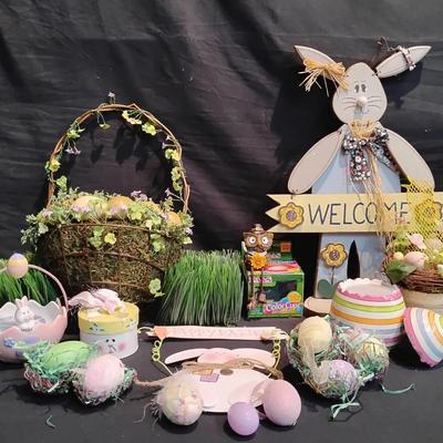 Delightful Springtime Easter Decor & Craft Mega Lot - 15+ Pieces