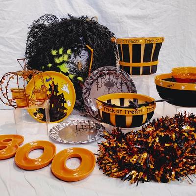Halloween Party & Decor Bundle - Huge Lot of Plates, Bowls, & Spooky Accents