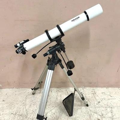 Refractor Telescope on Orion SkyView Deluxe EQ Mount with AccuTrack Drive