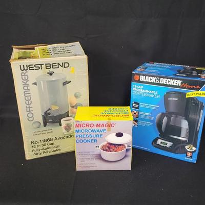 (3) Small Appliances: B&D 12 Cup Coffeemaker, Vintage Westbend Coffeemaker, Micro-Magic Cooker