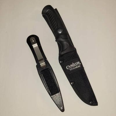 (2) Knives w/Sheaths