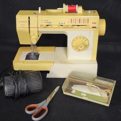 Singer Deluxe Free-Arm Sewing Machine Model 4530
