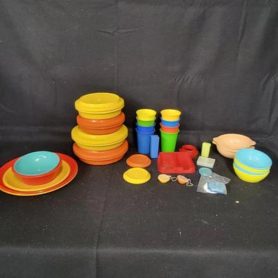 Vintage Tupperware, Rubbermaid, Etc