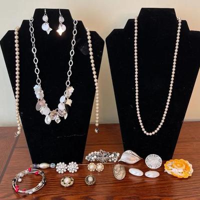 Pearl Necklaces & Costume Jewelry 