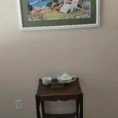 VTG Kittinger George III Style Side Table w/ Framed Print, Teapot Set & Decor