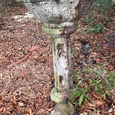 Large Concrete Birdbath With Concrete Frog 