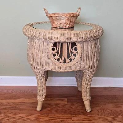 1st Natural Wicker Round Side Table with Glass Top & Basket