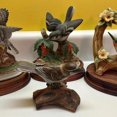 Set Of 3 Porcelain Japanese Andrea By Sadek Birds & 1 Wooden Bird