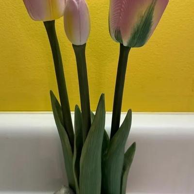 1989 Andrea by Sadek Japanese Porcelain Fringed Greenland Tulip Figurine (Model 8457)