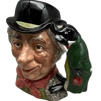 Collectibles → Decorative Collectibles → Figurines & Character Jugs 