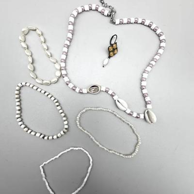 Beaded Jewelry Bundle – Necklaces, Bracelets & Earring