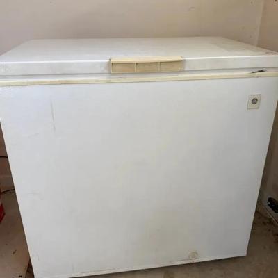 GE Manual Defrost Freezer