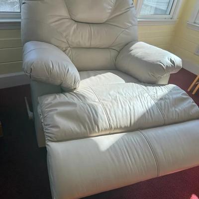 Comfortable Cream Colored Manual Recliner