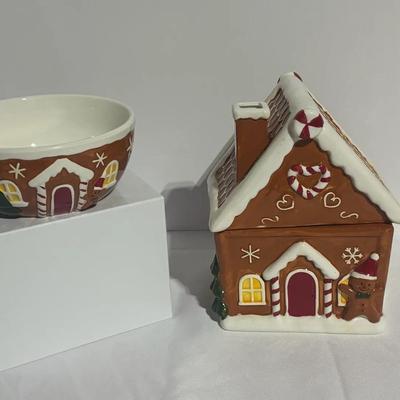 Gingerbread House, Cookie Jar, And Bowl