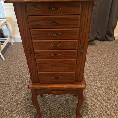 Stand-Up Jewelry Box